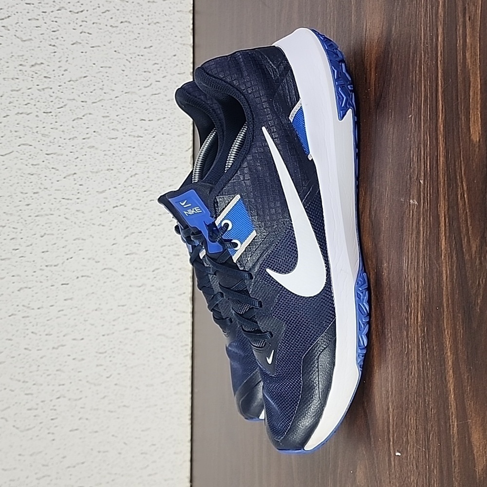 nike men's varsity compete tr 2